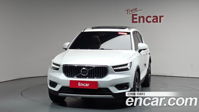 Volvo XC40 B4 Inscription 2021 — фото 3