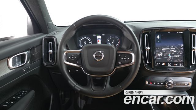Volvo XC40 B4 Inscription 2021 — фото 12