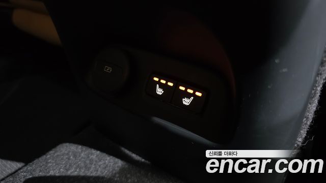 Volvo XC40 B4 Inscription 2021 — фото 18