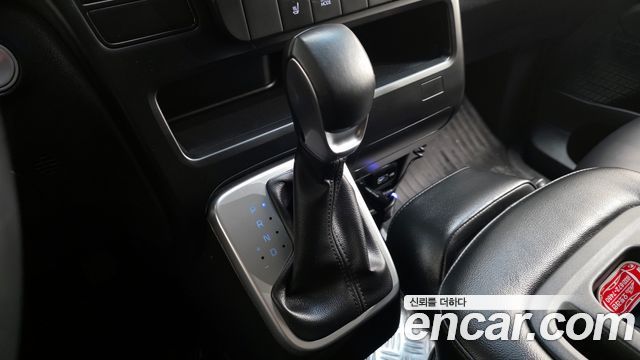 Hyundai Staria Cargo 3-Seater Modern 2022 — фото 9
