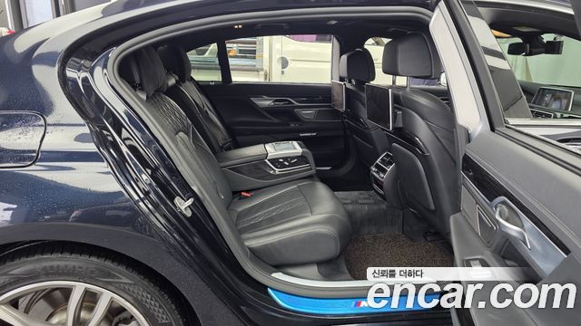 BMW 7 Series (G11) 730Ld xDrive M Sport 2018 — фото 12