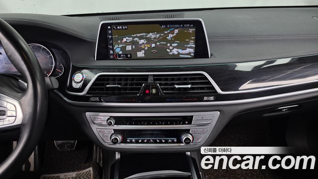 BMW 7 Series (G11) 730Ld xDrive M Sport 2018 — фото 14