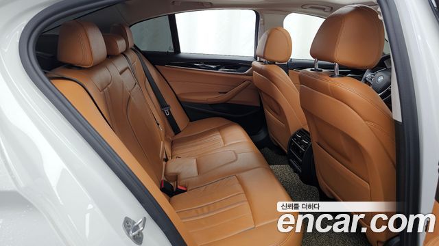 BMW 5 Series (G30) 520d Luxury Special Edition 2018 — фото 12