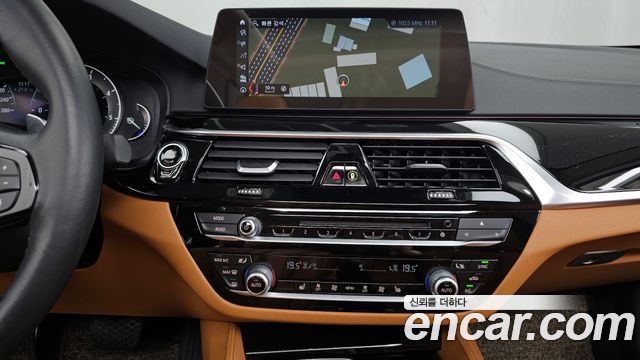 BMW 5 Series (G30) 520d Luxury Special Edition 2018 — фото 14
