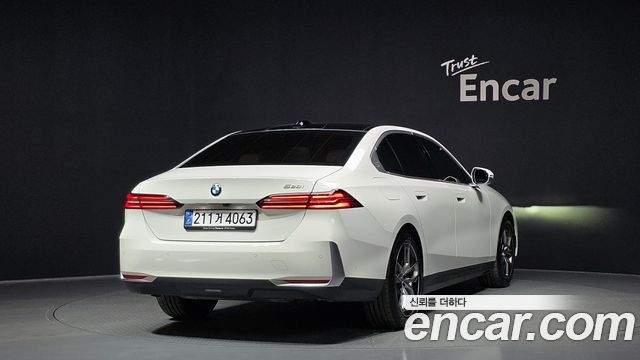 BMW 5 Series (G60) 520i 2025 — фото 2