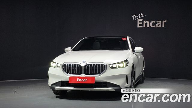 BMW 5 Series (G60) 520i 2025 — фото 3