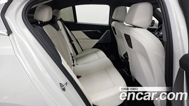 BMW 5 Series (G60) 520i 2025 — фото 12