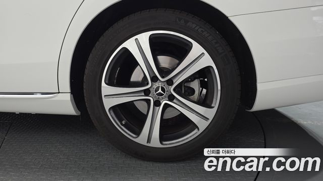 Mercedes-Benz E-Class (W213) E300 Avantgarde 2019 — фото 21