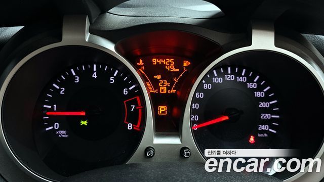 Nissan Juke 1.6 SV F15 2015 — фото 8