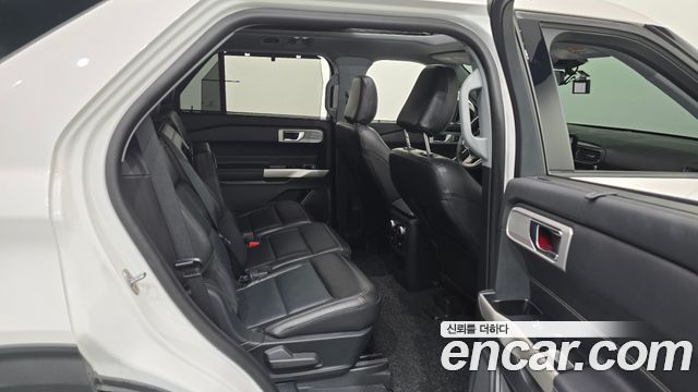 Ford Explorer (VI) 2.3 LimIted 4WD 2021 — фото 12