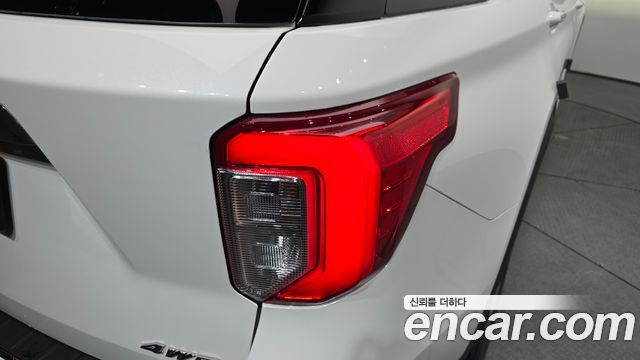 Ford Explorer (VI) 2.3 LimIted 4WD 2021 — фото 23