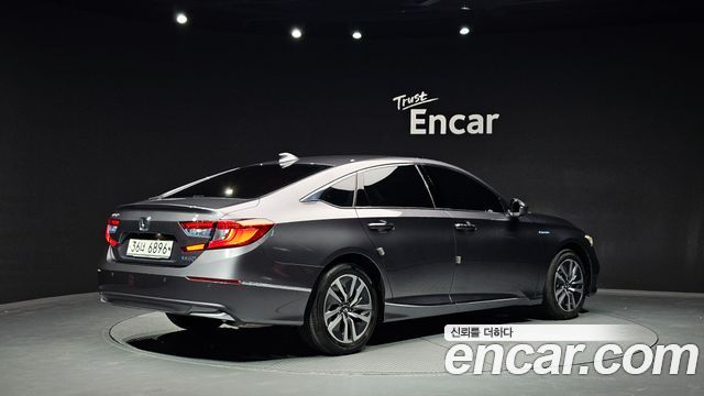 Honda Accord (X) 2.0 Hybrid Touring 2018 — фото 2