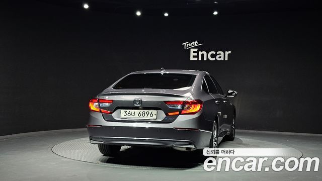 Honda Accord (X) 2.0 Hybrid Touring 2018 — фото 4