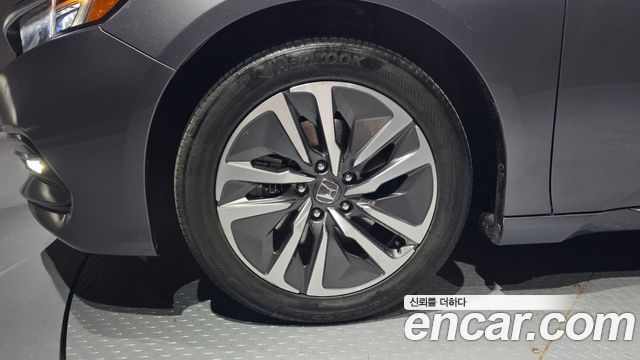 Honda Accord (X) 2.0 Hybrid Touring 2018 — фото 5