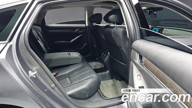 Honda Accord (X) 2.0 Hybrid Touring 2018 — фото 11