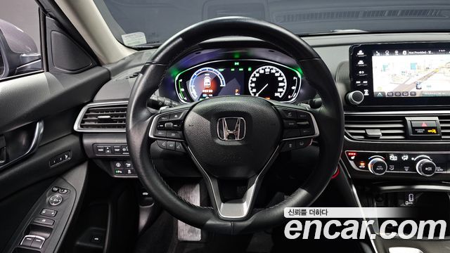 Honda Accord (X) 2.0 Hybrid Touring 2018 — фото 12