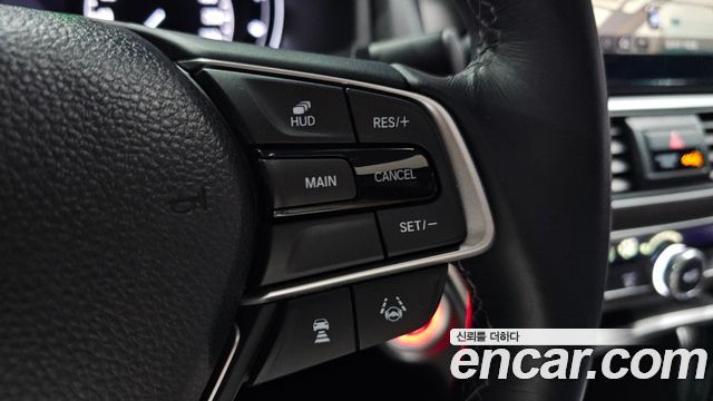 Honda Accord (X) 2.0 Hybrid Touring 2018 — фото 17