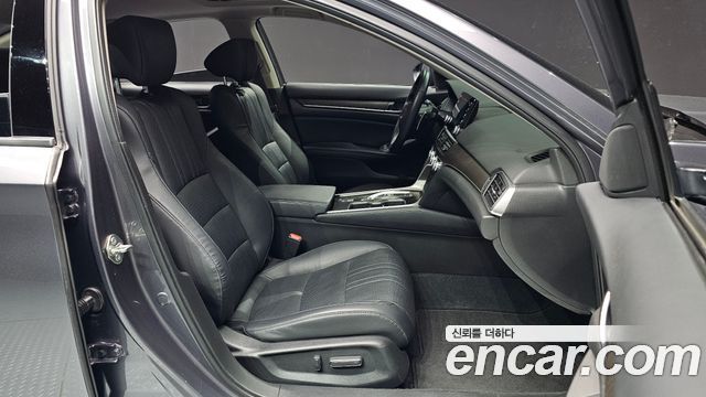 Honda Accord (X) 2.0 Hybrid Touring 2018 — фото 26