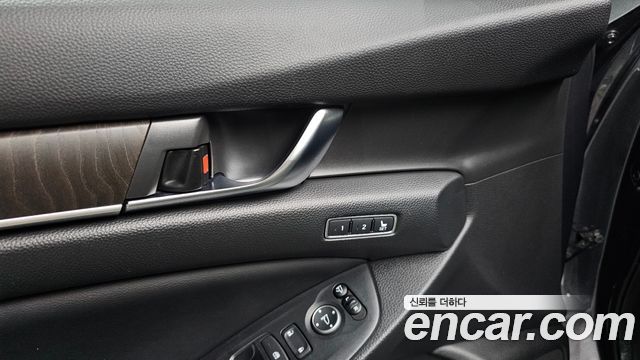 Honda Accord (X) 2.0 Hybrid Touring 2018 — фото 27