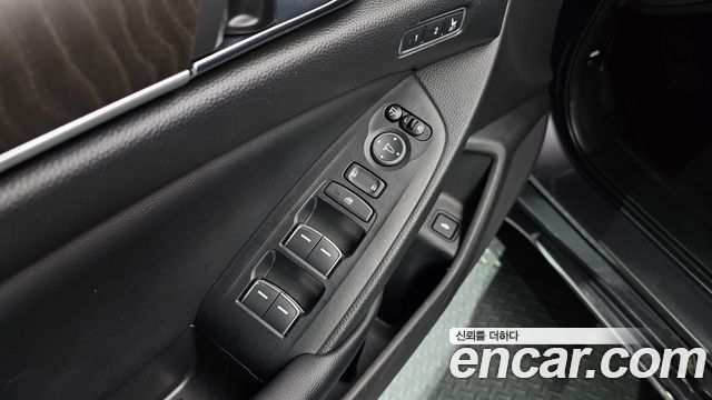 Honda Accord (X) 2.0 Hybrid Touring 2018 — фото 28