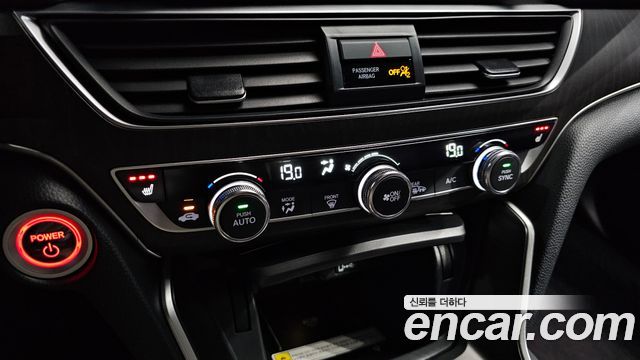 Honda Accord (X) 2.0 Hybrid Touring 2018 — фото 30