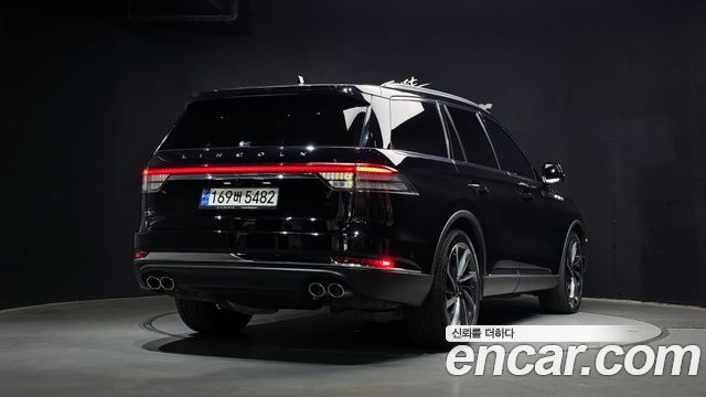 Lincoln Aviator (II) 3.0 Reserve  AWD 2022 — фото 2