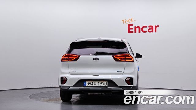 Kia Niro 1.6 HEV Noblesse Special 2021 — фото 4