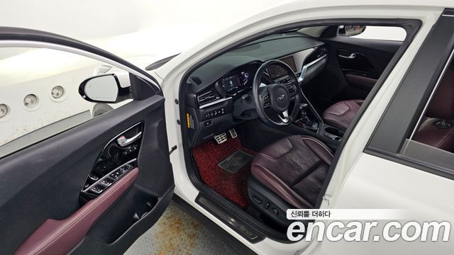 Kia Niro 1.6 HEV Noblesse Special 2021 — фото 10