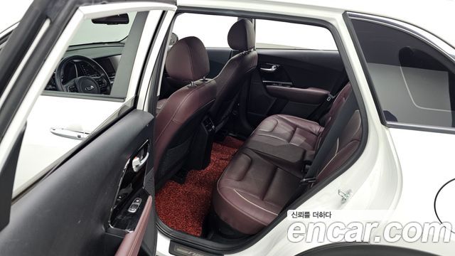 Kia Niro 1.6 HEV Noblesse Special 2021 — фото 11
