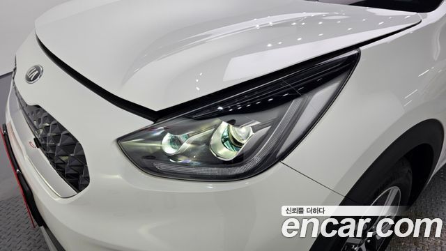 Kia Niro 1.6 HEV Noblesse Special 2021 — фото 22