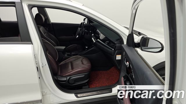 Kia Niro 1.6 HEV Noblesse Special 2021 — фото 26