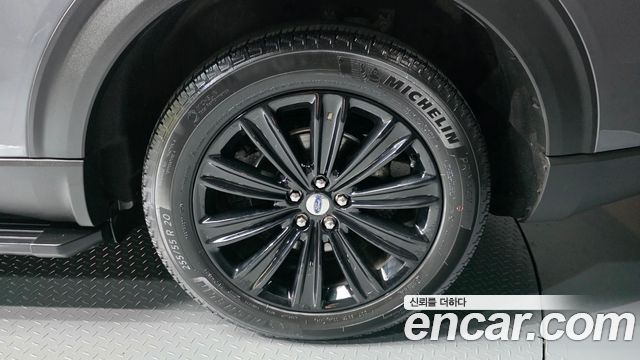 Ford Explorer (VI) 2.3 LimIted 4WD 2021 — фото 21