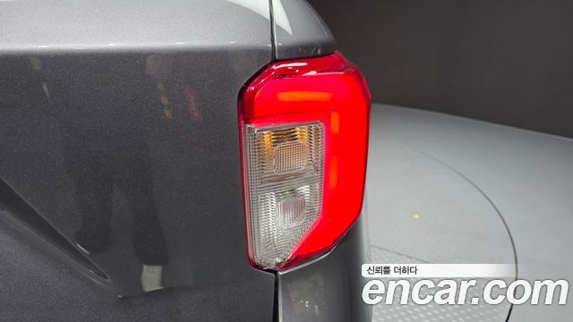 Ford Explorer (VI) 2.3 LimIted 4WD 2021 — фото 23