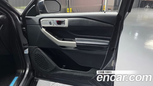 Ford Explorer (VI) 2.3 LimIted 4WD 2021 — фото 25