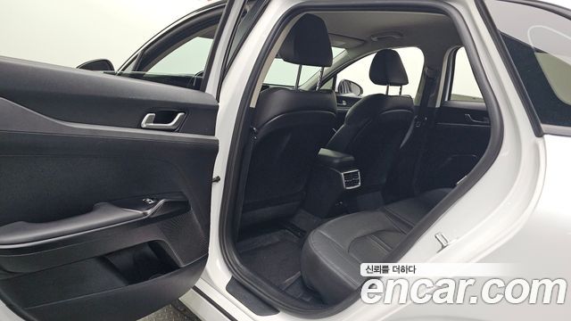 Kia K5 (III) 2.0 Trendy 2022 — фото 11