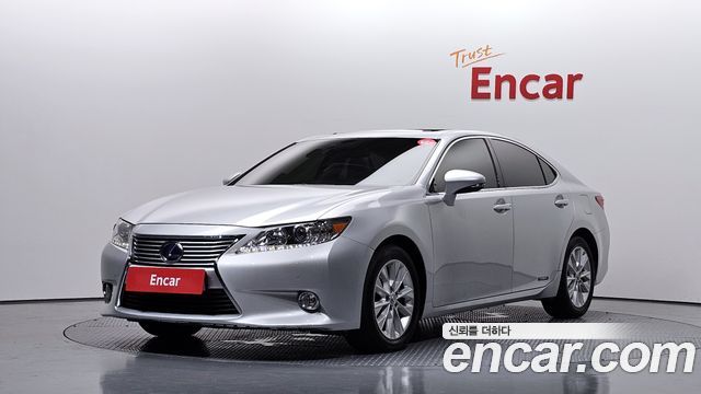 Lexus ES300h Supreme XV60