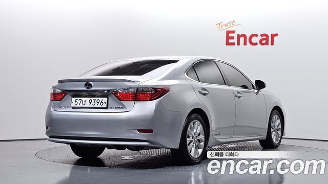 Lexus ES300h Supreme XV60 2013 — фото 2