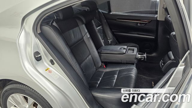 Lexus ES300h Supreme XV60 2013 — фото 11