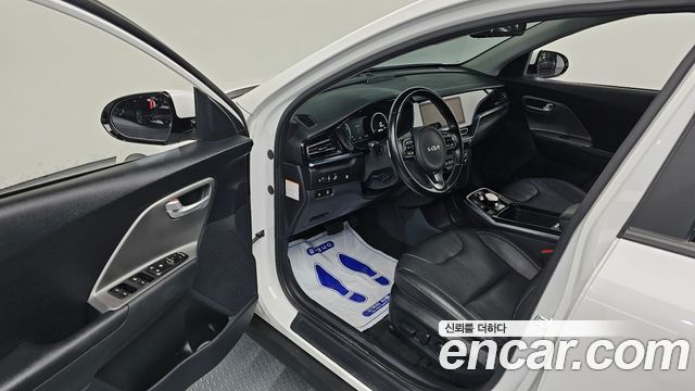 Kia Niro Plus Earth 2023 — фото 10