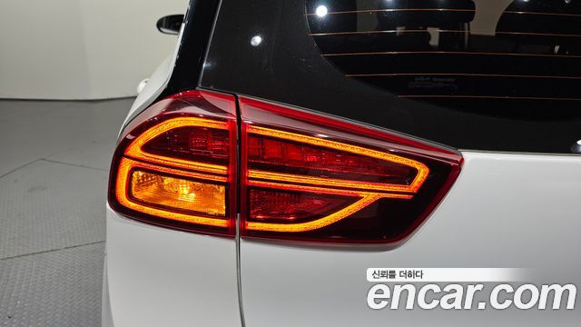 Kia Niro Plus Earth 2023 — фото 23