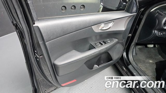 Kia K3 (II) 1.6 Prestige 2022 — фото 24