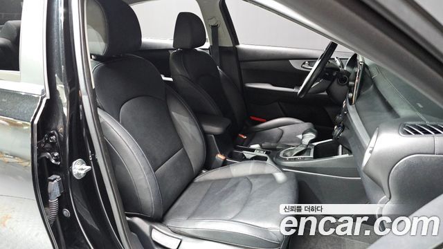 Kia K3 (II) 1.6 Prestige 2022 — фото 26