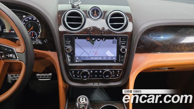 Bentley Bentayga 4.0 V8 2019 — фото 14