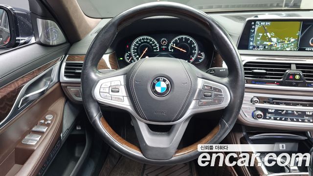 BMW 7 Series (G11) 750Li xDrive 2017 — фото 12