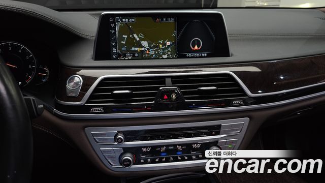BMW 7 Series (G11) 750Li xDrive 2017 — фото 13
