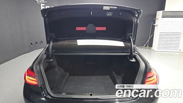 BMW 7 Series (G11) 750Li xDrive 2017 — фото 20