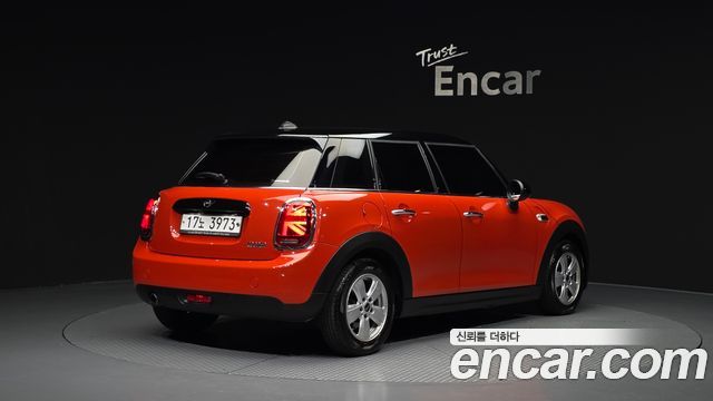 MINI Cooper 5Door Standard 3rd 2019 — фото 2