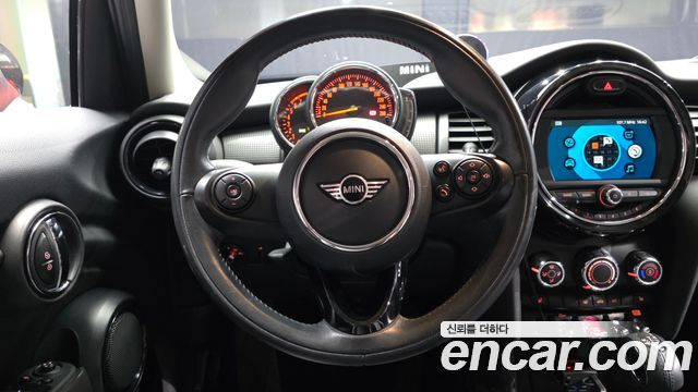 MINI Cooper 5Door Standard 3rd 2019 — фото 13