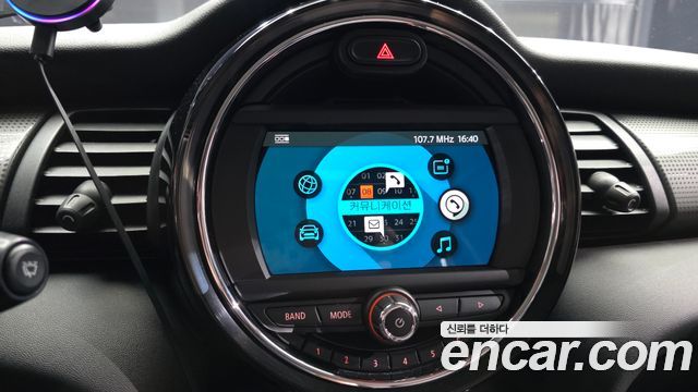 MINI Cooper 5Door Standard 3rd 2019 — фото 14