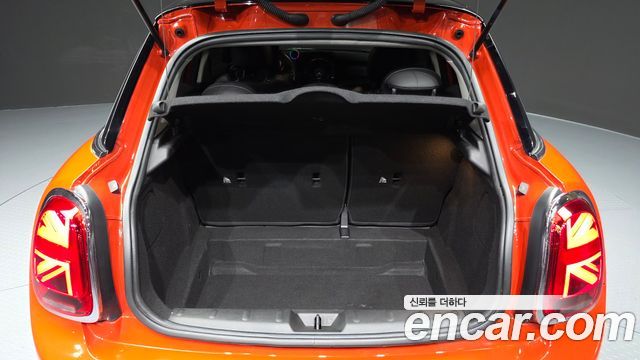 MINI Cooper 5Door Standard 3rd 2019 — фото 20